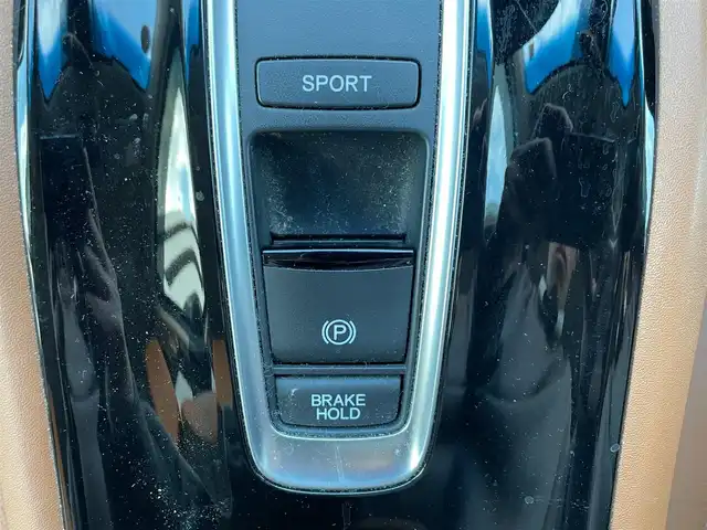 ホンダ ヴェゼル ハイブリッド Z ホンダセンシング 大阪府 2020(令2)年 5.5万km ミッドナイトブルービームM ホンダセンシング/　・追従式クルコン/　・車線逸脱/　・衝突軽減ブレーキ/純正SDナビゲーション/　Bluetooth/CD/DVD/フルセグ/FM/AM/バックカメラ/ハーフレザー/前席シートヒーター/純正17インチアルミ/革巻ステアリング/ステアリングシフト/ビルトインETC/プッシュスタート/電動パーキング/ブレーキホールド