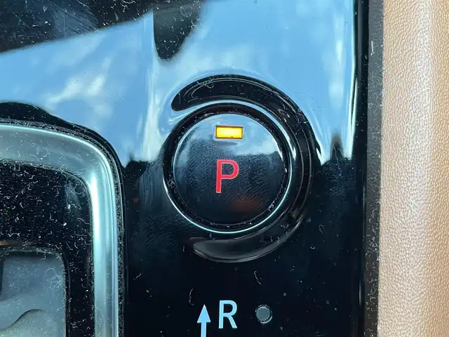 ホンダ ヴェゼル ハイブリッド Z ホンダセンシング 大阪府 2020(令2)年 5.5万km ミッドナイトブルービームM ホンダセンシング/　・追従式クルコン/　・車線逸脱/　・衝突軽減ブレーキ/純正SDナビゲーション/　Bluetooth/CD/DVD/フルセグ/FM/AM/バックカメラ/ハーフレザー/前席シートヒーター/純正17インチアルミ/革巻ステアリング/ステアリングシフト/ビルトインETC/プッシュスタート/電動パーキング/ブレーキホールド