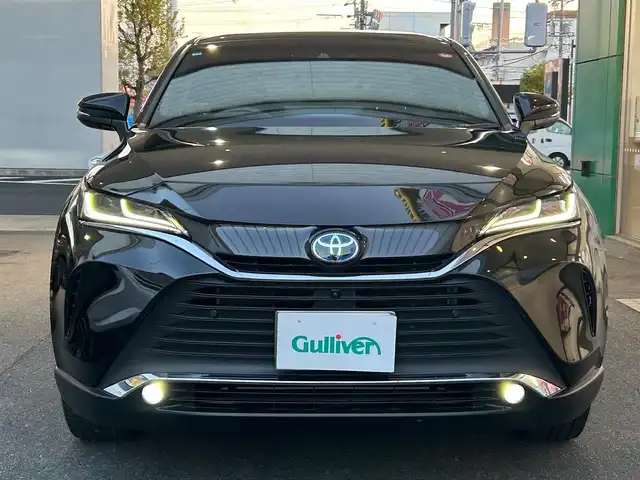 トヨタ ハリアー ハイブリッド Z レザーパッケージ 愛知県 2022(令4)年 3.4万km プレシャスブラックパール 調光パノラマルーフ〈MOP〉/ブラックレザーシート/前席パワーシート/前席シートヒーター＆ベンチレーション/純正12.3型ディスプレイオーディオナビ/・車載ナビ／Bluetooth／地デジTV/JBLプレミアムサウンドシステム/パノラミックビューカメラ〈MOP〉/ハンズフリーパワーバックドア/LEDヘッドライト/純正デジタルインナーミラー/カラーヘッドアップディスプレイ/おくだけ充電〈MOP〉/ステアリングヒーター/電動チルト＆テレスコピックステアリング/ビルトインETC2.0/TOYOTA SAFETY SENSE/・プリクラッシュセーフティ/・レーントレーシングアシスト/・レーダークルーズコントロール/・アダプティブハイビームアシスト/・ロードサインアシスト/・ドライバー異常時対応システム/ブラインドスポットモニター/パーキングサポートブレーキ/スマートエントリーシステム/純正19インチＡＷ