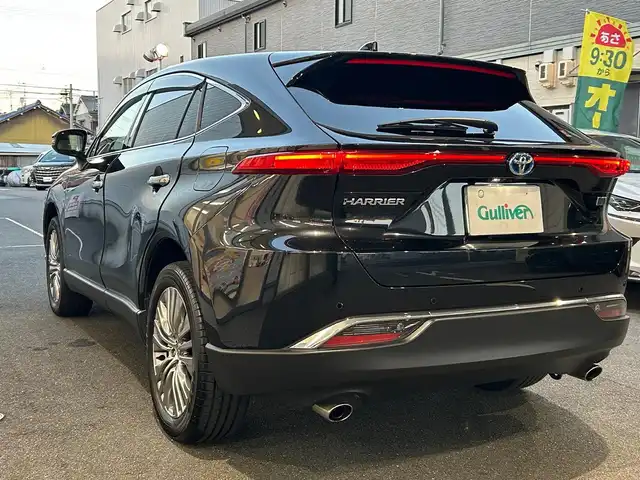 トヨタ ハリアー ハイブリッド Z レザーパッケージ 愛知県 2022(令4)年 3.4万km プレシャスブラックパール 調光パノラマルーフ〈MOP〉/ブラックレザーシート/前席パワーシート/前席シートヒーター＆ベンチレーション/純正12.3型ディスプレイオーディオナビ/・車載ナビ／Bluetooth／地デジTV/JBLプレミアムサウンドシステム/パノラミックビューカメラ〈MOP〉/ハンズフリーパワーバックドア/LEDヘッドライト/純正デジタルインナーミラー/カラーヘッドアップディスプレイ/おくだけ充電〈MOP〉/ステアリングヒーター/電動チルト＆テレスコピックステアリング/ビルトインETC2.0/TOYOTA SAFETY SENSE/・プリクラッシュセーフティ/・レーントレーシングアシスト/・レーダークルーズコントロール/・アダプティブハイビームアシスト/・ロードサインアシスト/・ドライバー異常時対応システム/ブラインドスポットモニター/パーキングサポートブレーキ/スマートエントリーシステム/純正19インチＡＷ