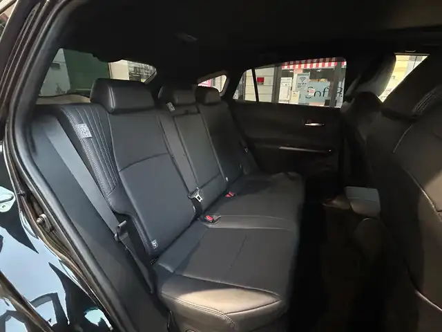 トヨタ ハリアー ハイブリッド Z レザーパッケージ 愛知県 2022(令4)年 3.4万km プレシャスブラックパール 調光パノラマルーフ〈MOP〉/ブラックレザーシート/前席パワーシート/前席シートヒーター＆ベンチレーション/純正12.3型ディスプレイオーディオナビ/・車載ナビ／Bluetooth／地デジTV/JBLプレミアムサウンドシステム/パノラミックビューカメラ〈MOP〉/ハンズフリーパワーバックドア/LEDヘッドライト/純正デジタルインナーミラー/カラーヘッドアップディスプレイ/おくだけ充電〈MOP〉/ステアリングヒーター/電動チルト＆テレスコピックステアリング/ビルトインETC2.0/TOYOTA SAFETY SENSE/・プリクラッシュセーフティ/・レーントレーシングアシスト/・レーダークルーズコントロール/・アダプティブハイビームアシスト/・ロードサインアシスト/・ドライバー異常時対応システム/ブラインドスポットモニター/パーキングサポートブレーキ/スマートエントリーシステム/純正19インチＡＷ