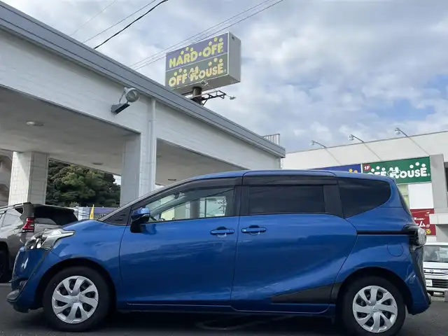 トヨタ シエンタ G 長崎県 2016(平28)年 9万km コバルトブルーメタリック 純正SDナビ/・AM/FM/CD/DVD/BT/フルセグTV/バックカメラ/ステアリングスイッチ/両側パワースライドドア/ビルトインETC/ライトレベライザー/アイドリングストップ/フロアマット/ドアバイザー/革巻きステアリング/保証書/取扱説明書/ナビ取扱説明書/スペアキー