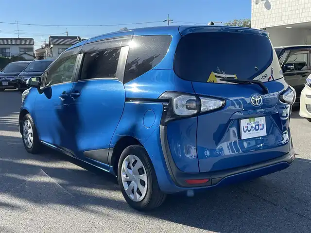 トヨタ シエンタ G 和歌山県 2016(平28)年 9万km コバルトブルーメタリック (株)IDOMが運営する【じしゃロン和歌山店】の自社ローン専用車両になります。こちらは現金またはオートローンご利用時の価格です。自社ローンご希望の方は別途その旨お申付け下さい/純正SDナビ/・AM/FM/CD/DVD/BT/フルセグTV/バックカメラ/ステアリングスイッチ/両側パワースライドドア/ビルトインETC/ライトレベライザー/アイドリングストップ/フロアマット/ドアバイザー/革巻きステアリング/保証書/取扱説明書/ナビ取扱説明書/スペアキー