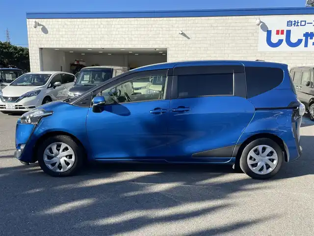 トヨタ シエンタ G 和歌山県 2016(平28)年 9万km コバルトブルーメタリック (株)IDOMが運営する【じしゃロン和歌山店】の自社ローン専用車両になります。こちらは現金またはオートローンご利用時の価格です。自社ローンご希望の方は別途その旨お申付け下さい/純正SDナビ/・AM/FM/CD/DVD/BT/フルセグTV/バックカメラ/ステアリングスイッチ/両側パワースライドドア/ビルトインETC/ライトレベライザー/アイドリングストップ/フロアマット/ドアバイザー/革巻きステアリング/保証書/取扱説明書/ナビ取扱説明書/スペアキー