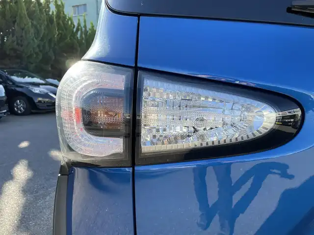 トヨタ シエンタ G 和歌山県 2016(平28)年 9万km コバルトブルーメタリック (株)IDOMが運営する【じしゃロン和歌山店】の自社ローン専用車両になります。こちらは現金またはオートローンご利用時の価格です。自社ローンご希望の方は別途その旨お申付け下さい/純正SDナビ/・AM/FM/CD/DVD/BT/フルセグTV/バックカメラ/ステアリングスイッチ/両側パワースライドドア/ビルトインETC/ライトレベライザー/アイドリングストップ/フロアマット/ドアバイザー/革巻きステアリング/保証書/取扱説明書/ナビ取扱説明書/スペアキー