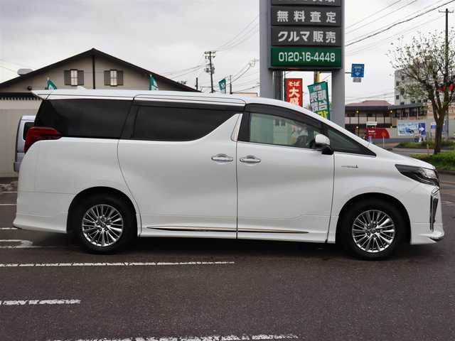 トヨタ アルファードハイブリット S タイプゴールド 道東・釧路十勝 2020(令2)年 5.8万km ホワイトパールクリスタルシャイン ワンオーナー /4WD /モデリスタエアロ /・シグネチャーイルミブレード（モデリスタ） /・フロントグリルカバー(モデリスタ) /純正ディスプレイオーディオ /・TV/BT/TVキャンセラー /バックカメラ/純正フリップダウンモニター /デジタルインナーミラー /両側パワースライドドア  / ToyotaSafetyS e n s e /・プリクラッシュセーフティ /・レーンキープア シ ス ト/・アダプティブハイビーム/・オートマチックハイビーム/・ロードサインアシスト/・クルーズコントロール/・先行車発進お知らせ/ブレーキホールド/クリアランスソナー/ブラインドスポットモニター/社外ドラレコ（前後）/ETC2.0