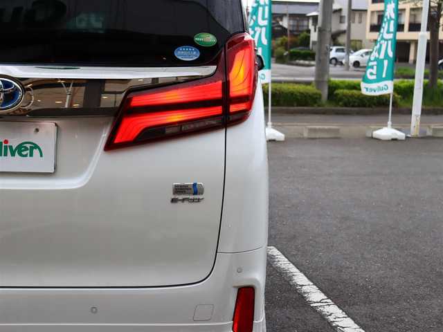 トヨタ アルファードハイブリット S タイプゴールド 道東・釧路十勝 2020(令2)年 5.8万km ホワイトパールクリスタルシャイン ワンオーナー /4WD /モデリスタエアロ /・シグネチャーイルミブレード（モデリスタ） /・フロントグリルカバー(モデリスタ) /純正ディスプレイオーディオ /・TV/BT/TVキャンセラー /バックカメラ/純正フリップダウンモニター /デジタルインナーミラー /両側パワースライドドア  / ToyotaSafetyS e n s e /・プリクラッシュセーフティ /・レーンキープア シ ス ト/・アダプティブハイビーム/・オートマチックハイビーム/・ロードサインアシスト/・クルーズコントロール/・先行車発進お知らせ/ブレーキホールド/クリアランスソナー/ブラインドスポットモニター/社外ドラレコ（前後）/ETC2.0