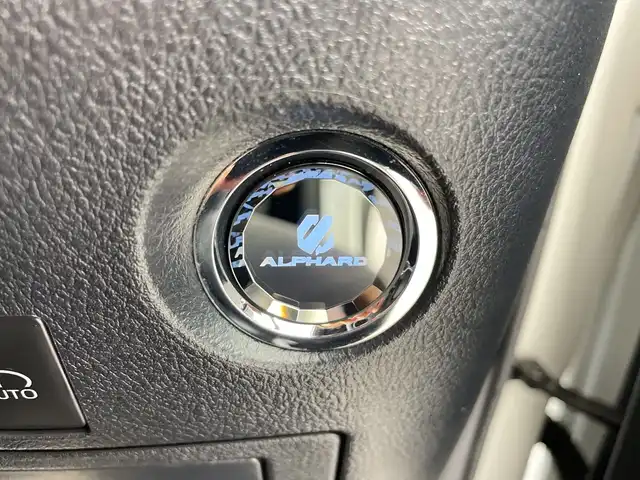 トヨタ アルファードハイブリット S タイプゴールド 道央・札幌 2020(令2)年 5.8万km ホワイトパールクリスタルシャイン ・ワンオーナー /・4WD /・モデリスタエアロ /・シグネチャーイルミブレード（モデリスタ） /・フロントグリルカバー(モデリスタ) /・純正ディスプレイオーディオ /・TV/BT/・TVキャンセラー /・バックカメラ/・純正フリップダウンモニター /・デジタルインナーミラー /・両側パワースライドドア  /・ ToyotaSafetyS e n s e /・プリクラッシュセーフティ /・レーンキープア シ ス ト/・アダプティブハイビーム/・オートマチックハイビーム/・ロードサインアシスト/・クルーズコントロール/・先行車発進お知らせ/・ブレーキホールド/・クリアランスソナー/・ブラインドスポットモニター/・社外ドラレコ（前後）/・ETC2.0