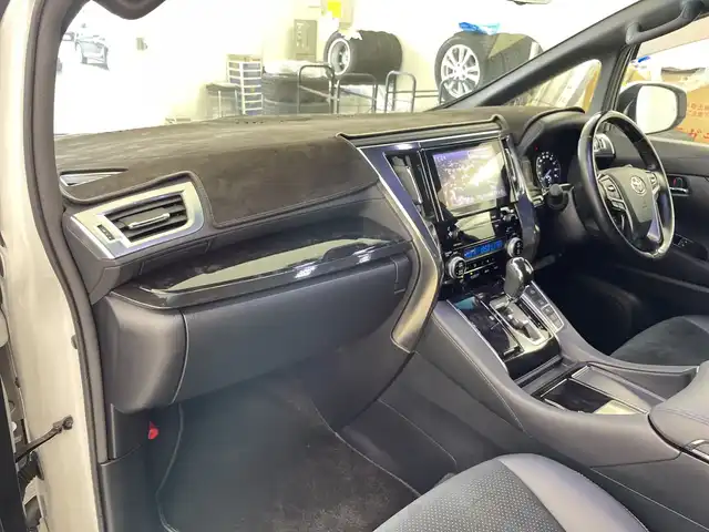 トヨタ アルファードハイブリット S タイプゴールド 道央・札幌 2020(令2)年 5.8万km ホワイトパールクリスタルシャイン ・ワンオーナー /・4WD /・モデリスタエアロ /・シグネチャーイルミブレード（モデリスタ） /・フロントグリルカバー(モデリスタ) /・純正ディスプレイオーディオ /・TV/BT/・TVキャンセラー /・バックカメラ/・純正フリップダウンモニター /・デジタルインナーミラー /・両側パワースライドドア  /・ ToyotaSafetyS e n s e /・プリクラッシュセーフティ /・レーンキープア シ ス ト/・アダプティブハイビーム/・オートマチックハイビーム/・ロードサインアシスト/・クルーズコントロール/・先行車発進お知らせ/・ブレーキホールド/・クリアランスソナー/・ブラインドスポットモニター/・社外ドラレコ（前後）/・ETC2.0