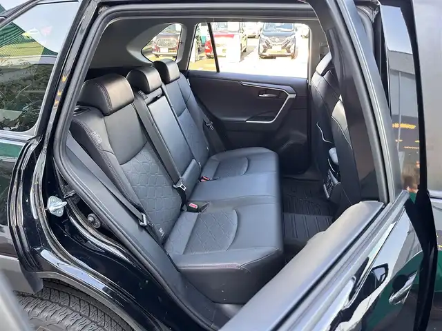 トヨタ ＲＡＶ４ アドベンチャー オフロードPKG 宮城県 2022(令4)年 3.8万km 黒 パノラミックビューモニター/デジタルインナーミラー/寒冷地仕様/・デアイサー/・撥水フロントガラス/・LEDリアフォグランプ/＝＝＝/JAOSエアロ/セーフティセンス/・プリクラッシュセーフティ/・レーントレーシングアシスト/・レーダークルーズコントロール/・オートマチックハイビーム/・ロードサインアシスト/先行車発進告知機能/パーキングサポートブレーキ（前後方静止物/後方接近車両）/ブラインドスポットモニター/9インチディスプレイオーディオ/・ナビ機能付/・Bluetooth/・AppleCarPlay/AndroidAuto/ビルトインETC2.0/ドライブレコーダー/合皮シート/シートヒーター/ベンチレーション/メモリー機能付パワーシート/ステアリングヒーター/革巻きステアリング/電動パーキングブレーキ/ブレーキホールド/LEDヘッドランプ/フォグランプ/オートライト/スマートキー＆プッシュスタート/スペアキー/ルーフレール/純正18インチAW/W/サイド/カーテンエアバッグ