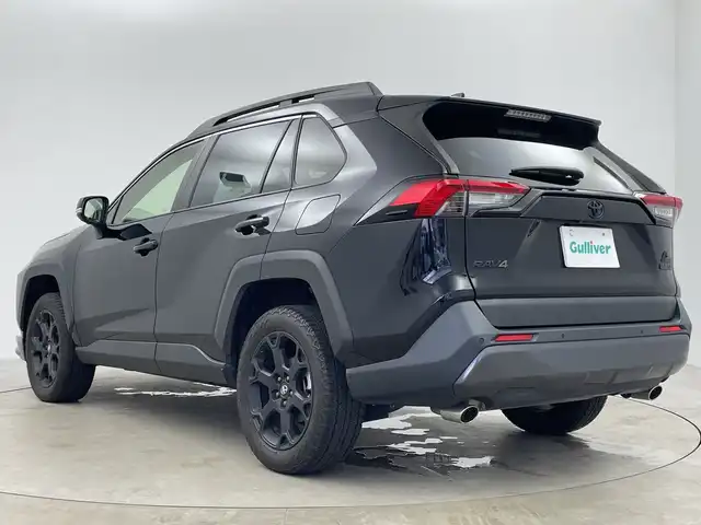 トヨタ ＲＡＶ４ アドベンチャー オフロードPKG 鹿児島県 2022(令4)年 3.8万km 黒 パノラミックビューモニター/デジタルインナーミラー/寒冷地仕様/デアイサー/撥水フロントガラス/LEDリアフォグランプ/JAOSエアロ/セーフティセンス/・プリクラッシュセーフティ/・レーントレーシングアシスト/・レーダークルーズコントロール/・オートマチックハイビーム/・ロードサインアシスト/先行車発進告知機能/パーキングサポートブレーキ（前後方静止物/後方接近車両）/ブラインドスポットモニター/9インチディスプレイオーディオ/・ナビ機能付/・Bluetooth/・AppleCarPlay/AndroidAuto/ビルトインETC2.0/ドライブレコーダー/合皮シート/シートヒーター/ベンチレーション/メモリー機能付パワーシート/ステアリングヒーター/革巻きステアリング/電動パーキングブレーキ/ブレーキホールド/LEDヘッドランプ/フォグランプ/オートライト/スマートキー＆プッシュスタート/スペアキー/ルーフレール/純正18インチAW/W/サイド/カーテンエアバッグ