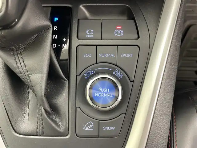 トヨタ ＲＡＶ４ アドベンチャー オフロードPKG 鹿児島県 2022(令4)年 3.8万km 黒 パノラミックビューモニター/デジタルインナーミラー/寒冷地仕様/デアイサー/撥水フロントガラス/LEDリアフォグランプ/JAOSエアロ/セーフティセンス/・プリクラッシュセーフティ/・レーントレーシングアシスト/・レーダークルーズコントロール/・オートマチックハイビーム/・ロードサインアシスト/先行車発進告知機能/パーキングサポートブレーキ（前後方静止物/後方接近車両）/ブラインドスポットモニター/9インチディスプレイオーディオ/・ナビ機能付/・Bluetooth/・AppleCarPlay/AndroidAuto/ビルトインETC2.0/ドライブレコーダー/合皮シート/シートヒーター/ベンチレーション/メモリー機能付パワーシート/ステアリングヒーター/革巻きステアリング/電動パーキングブレーキ/ブレーキホールド/LEDヘッドランプ/フォグランプ/オートライト/スマートキー＆プッシュスタート/スペアキー/ルーフレール/純正18インチAW/W/サイド/カーテンエアバッグ