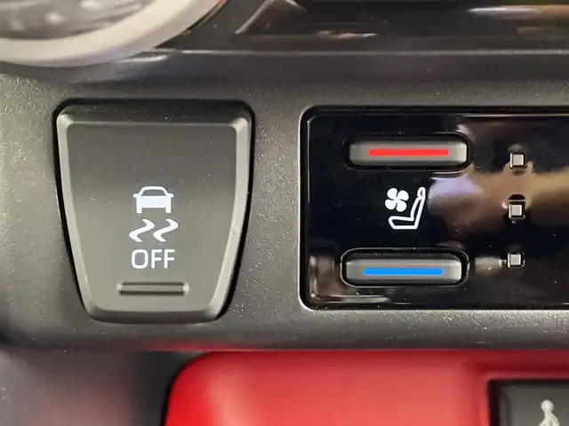 トヨタ ＲＡＶ４ アドベンチャー オフロードPKG 鹿児島県 2022(令4)年 3.8万km 黒 パノラミックビューモニター/デジタルインナーミラー/寒冷地仕様/デアイサー/撥水フロントガラス/LEDリアフォグランプ/JAOSエアロ/セーフティセンス/・プリクラッシュセーフティ/・レーントレーシングアシスト/・レーダークルーズコントロール/・オートマチックハイビーム/・ロードサインアシスト/先行車発進告知機能/パーキングサポートブレーキ（前後方静止物/後方接近車両）/ブラインドスポットモニター/9インチディスプレイオーディオ/・ナビ機能付/・Bluetooth/・AppleCarPlay/AndroidAuto/ビルトインETC2.0/ドライブレコーダー/合皮シート/シートヒーター/ベンチレーション/メモリー機能付パワーシート/ステアリングヒーター/革巻きステアリング/電動パーキングブレーキ/ブレーキホールド/LEDヘッドランプ/フォグランプ/オートライト/スマートキー＆プッシュスタート/スペアキー/ルーフレール/純正18インチAW/W/サイド/カーテンエアバッグ