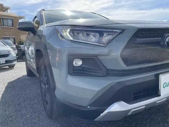 トヨタ ＲＡＶ４ アドベンチャー 埼玉県 2024(令6)年 1.9万km アーバンカーキ ワンオーナー/４ＷＤ/黒革シート/前席エアシート＆シートヒーター/Ｄ席メモリー付きＤ席パワーシート/純正メモリーナビ＆フルセグＴＶ/（ＢＴ＆ＵＳＢ）/アラウンドビューモニター/ビルトインＥＴＣ（２.０）/ドライブレコーダー付きデジタルインナーミラー/衝突被害軽減システム/レーンアシスト/前後コーナーセンサー/標識認識機能/ブラインドスポットモニター/レーダークルーズコントロール/ステアリングヒーター/ステアリングリモコン/革巻きステアリング/ルーフレール/純正１９inアルミホイール/オートハイビーム/オートライト/ＬＥＤヘッドライト/フォグランプ/ウィンカーミラー/オート電動格納ミラー/スマートキー/プッシュスタート/Ｗ＆サイド＆カーテンエアバッグ/横滑り防止装置/ＡＢＳ/ドアバイザー/フロアマット/新車保証書/取扱説明書（車両＆ナビ）/スマートスペアキー有