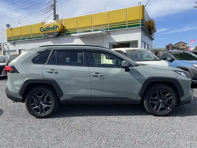 トヨタ ＲＡＶ４ アドベンチャー 埼玉県 2024(令6)年 1.9万km アーバンカーキ ワンオーナー/４ＷＤ/黒革シート/前席エアシート＆シートヒーター/Ｄ席メモリー付きＤ席パワーシート/純正メモリーナビ＆フルセグＴＶ/（ＢＴ＆ＵＳＢ）/アラウンドビューモニター/ビルトインＥＴＣ（２.０）/ドライブレコーダー付きデジタルインナーミラー/衝突被害軽減システム/レーンアシスト/前後コーナーセンサー/標識認識機能/ブラインドスポットモニター/レーダークルーズコントロール/ステアリングヒーター/ステアリングリモコン/革巻きステアリング/ルーフレール/純正１９inアルミホイール/オートハイビーム/オートライト/ＬＥＤヘッドライト/フォグランプ/ウィンカーミラー/オート電動格納ミラー/スマートキー/プッシュスタート/Ｗ＆サイド＆カーテンエアバッグ/横滑り防止装置/ＡＢＳ/ドアバイザー/フロアマット/新車保証書/取扱説明書（車両＆ナビ）/スマートスペアキー有