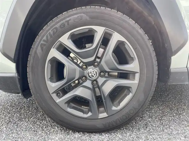 トヨタ ＲＡＶ４ アドベンチャー 埼玉県 2024(令6)年 1.9万km アーバンカーキ ワンオーナー/４ＷＤ/黒革シート/前席エアシート＆シートヒーター/Ｄ席メモリー付きＤ席パワーシート/純正メモリーナビ＆フルセグＴＶ/（ＢＴ＆ＵＳＢ）/アラウンドビューモニター/ビルトインＥＴＣ（２.０）/ドライブレコーダー付きデジタルインナーミラー/衝突被害軽減システム/レーンアシスト/前後コーナーセンサー/標識認識機能/ブラインドスポットモニター/レーダークルーズコントロール/ステアリングヒーター/ステアリングリモコン/革巻きステアリング/ルーフレール/純正１９inアルミホイール/オートハイビーム/オートライト/ＬＥＤヘッドライト/フォグランプ/ウィンカーミラー/オート電動格納ミラー/スマートキー/プッシュスタート/Ｗ＆サイド＆カーテンエアバッグ/横滑り防止装置/ＡＢＳ/ドアバイザー/フロアマット/新車保証書/取扱説明書（車両＆ナビ）/スマートスペアキー有