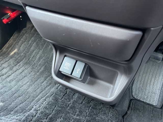 ホンダ フリード ハイブリット G ホンダセンシング 神奈川県 2020(令2)年 2.3万km プラチナホワイトパール 純正SDナビ /ワンセグＴＶ　/両側パワースライドドア /バックカメラ　/クルーズコントロール　/前席シートヒーター　/コーナーセンサー　/純正ドライブレコーダー　/ビルトインETC　/純正フロアマット/LED/取扱説明書/記録簿/保証書/衝突被害軽減システム