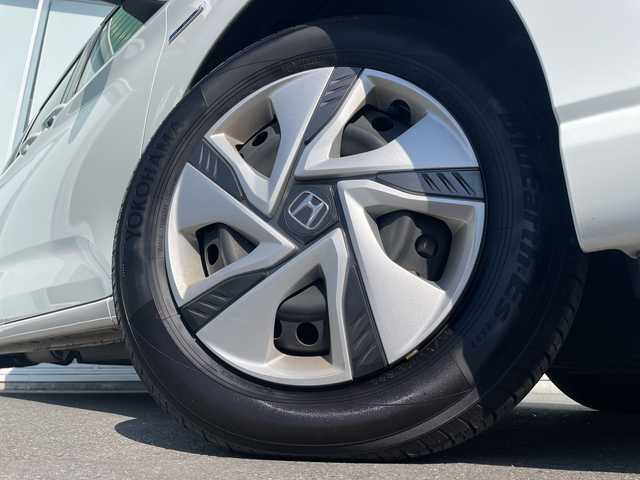 ホンダ フリード ハイブリット G ホンダセンシング 神奈川県 2020(令2)年 2.3万km プラチナホワイトパール 純正SDナビ /ワンセグＴＶ　/両側パワースライドドア /バックカメラ　/クルーズコントロール　/前席シートヒーター　/コーナーセンサー　/純正ドライブレコーダー　/ビルトインETC　/純正フロアマット/LED/取扱説明書/記録簿/保証書/衝突被害軽減システム