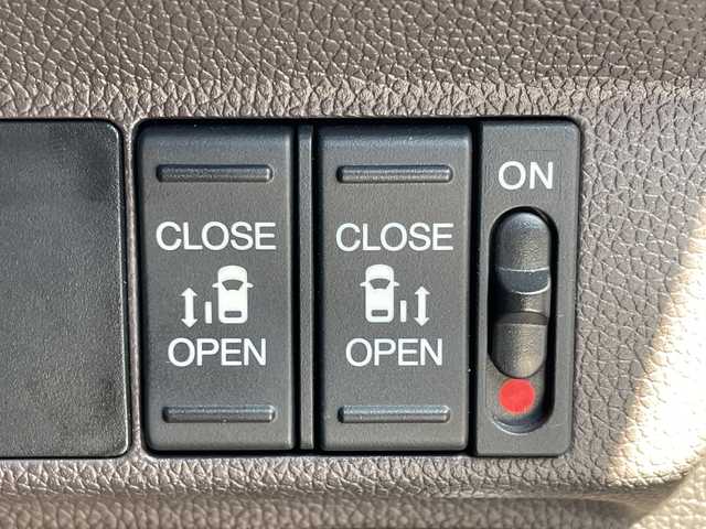 ホンダ フリード ハイブリット G ホンダセンシング 神奈川県 2020(令2)年 2.3万km プラチナホワイトパール 純正SDナビ /ワンセグＴＶ　/両側パワースライドドア /バックカメラ　/クルーズコントロール　/前席シートヒーター　/コーナーセンサー　/純正ドライブレコーダー　/ビルトインETC　/純正フロアマット/LED/取扱説明書/記録簿/保証書/衝突被害軽減システム