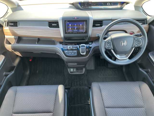 ホンダ フリード ハイブリット G ホンダセンシング 神奈川県 2020(令2)年 2.3万km プラチナホワイトパール 純正SDナビ /ワンセグＴＶ　/両側パワースライドドア /バックカメラ　/クルーズコントロール　/前席シートヒーター　/コーナーセンサー　/純正ドライブレコーダー　/ビルトインETC　/純正フロアマット/LED/取扱説明書/記録簿/保証書/衝突被害軽減システム