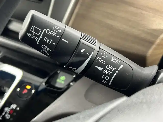 ホンダ フリード ハイブリット G ホンダセンシング 佐賀県 2020(令2)年 2.3万km プラチナホワイトパール 純正SDナビ /ワンセグＴＶ　/両側パワースライドドア /バックカメラ　/クルーズコントロール　/前席シートヒーター　/コーナーセンサー　/純正ドライブレコーダー　/ビルトインETC　/純正フロアマット/LED/取扱説明書/記録簿/保証書/衝突被害軽減システム