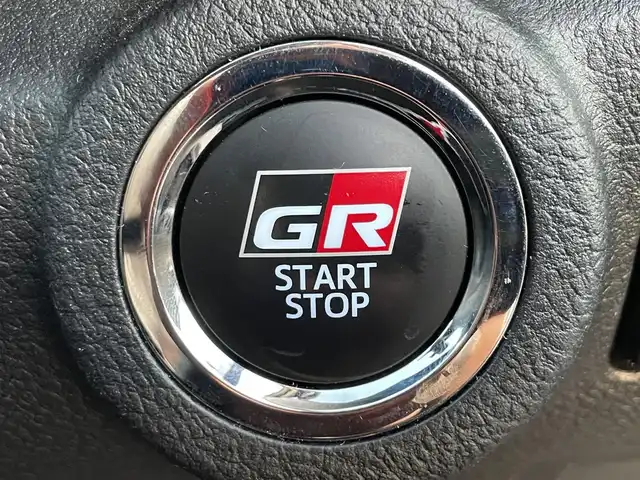 トヨタ ハイラックス Z GRスポーツ 滋賀県 2022(令4)年 2.7万km アティチュードブラックマイカ 純正ディスプレイオーディオ/(Bluetooth/フルセグ/carplay)/トヨタセーフティーセンス/・プリクラッシュセーフティ/・レーンキープアシスト/・標識認識/・先行車発進告知/・アダプティブクルーズコントロール/パノラミックビューモニター/LEDオートライト/フォグ/ハーフレザーシート/D席パワーシート/EGRバグガード/ETC/USB/パドルシフト/ダウンヒルアシスト/デフロック/電動格納ミラー
