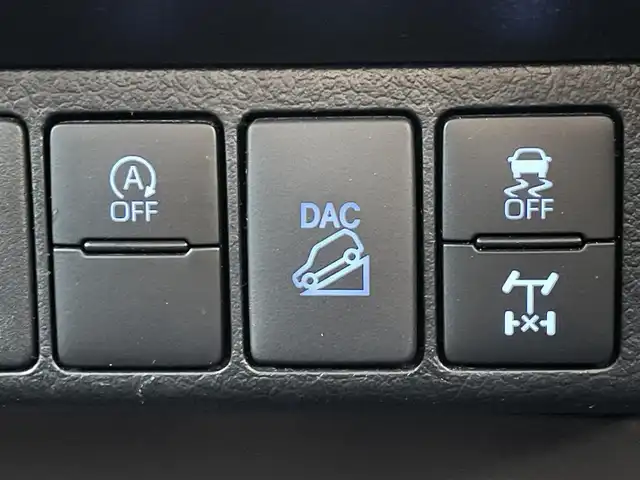 トヨタ ハイラックス Z GRスポーツ 滋賀県 2022(令4)年 2.7万km アティチュードブラックマイカ 純正ディスプレイオーディオ/(Bluetooth/フルセグ/carplay)/トヨタセーフティーセンス/・プリクラッシュセーフティ/・レーンキープアシスト/・標識認識/・先行車発進告知/・アダプティブクルーズコントロール/パノラミックビューモニター/LEDオートライト/フォグ/ハーフレザーシート/D席パワーシート/EGRバグガード/ETC/USB/パドルシフト/ダウンヒルアシスト/デフロック/電動格納ミラー