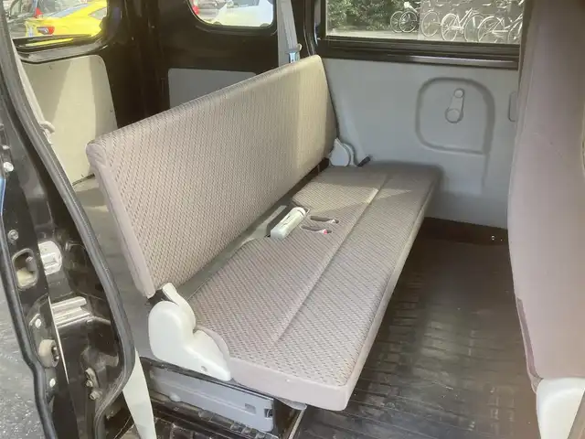 スズキ エブリイ PC リミテッド 埼玉県 2019(平31)年 8.7万km ブルーイッシュブラックパール3 (株)IDOMが運営する【じしゃロン鳩ヶ谷店】の自社ローン専用車両になりますこちらは現金またはオートローンご利用時の価格です。自社ローンご希望の方は別途その旨お申付け下さい/登録時86639km/5AGS車/ハイルーフ/ルーフキャリア/2nd発進スイッチ/オーバーヘッドシェルフ/ドアバイザー/リモコンキー/スペアキー1本/パワーステアリング/前席パワーウインドウ/純正フロアマット/AM/FM/CD/AUX/ETC/ABS/ダブルエアバッグ/電動格納ミラー/ヘッドライトレベライザー