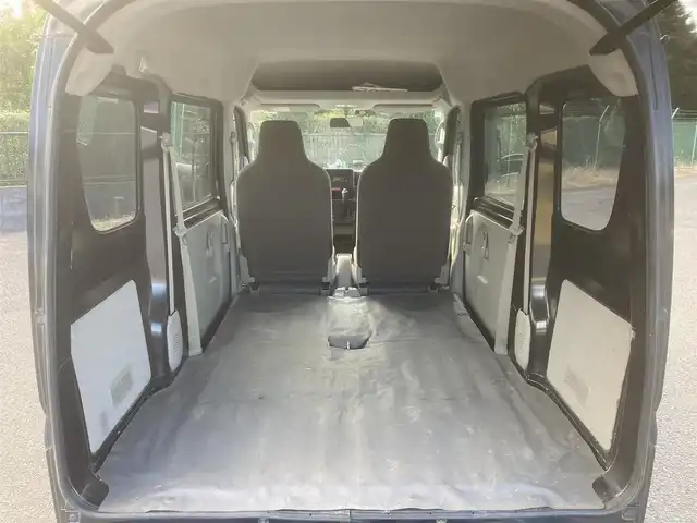 スズキ エブリイ PC リミテッド 埼玉県 2019(平31)年 8.7万km ブルーイッシュブラックパール3 (株)IDOMが運営する【じしゃロン鳩ヶ谷店】の自社ローン専用車両になりますこちらは現金またはオートローンご利用時の価格です。自社ローンご希望の方は別途その旨お申付け下さい/登録時86639km/5AGS車/ハイルーフ/ルーフキャリア/2nd発進スイッチ/オーバーヘッドシェルフ/ドアバイザー/リモコンキー/スペアキー1本/パワーステアリング/前席パワーウインドウ/純正フロアマット/AM/FM/CD/AUX/ETC/ABS/ダブルエアバッグ/電動格納ミラー/ヘッドライトレベライザー