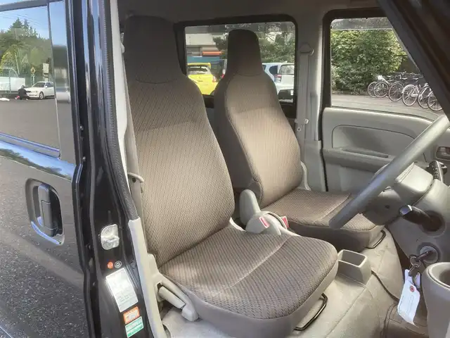 スズキ エブリイ PC リミテッド 埼玉県 2019(平31)年 8.7万km ブルーイッシュブラックパール3 (株)IDOMが運営する【じしゃロン鳩ヶ谷店】の自社ローン専用車両になりますこちらは現金またはオートローンご利用時の価格です。自社ローンご希望の方は別途その旨お申付け下さい/登録時86639km/5AGS車/ハイルーフ/ルーフキャリア/2nd発進スイッチ/オーバーヘッドシェルフ/ドアバイザー/リモコンキー/スペアキー1本/パワーステアリング/前席パワーウインドウ/純正フロアマット/AM/FM/CD/AUX/ETC/ABS/ダブルエアバッグ/電動格納ミラー/ヘッドライトレベライザー