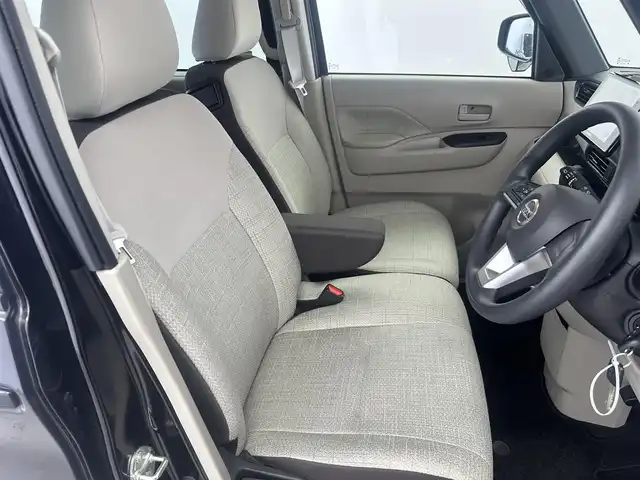 日産 ルークス S 愛知県 2022(令4)年 0.5万km ブラック 社外８インチナビ（KENWOOD）　/（フルセグ／ＢＴ／ＣＤ／ＤＶＤ）　/バックモニター　/衝突軽減システム　/コーナーセンサー　/オートライト　/電動格納ミラー　/ドライブレコーダー　/純正ホイールキャップ
