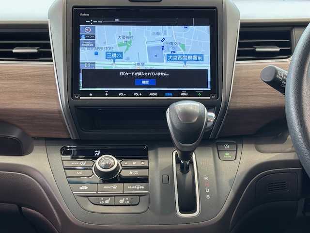 ホンダ フリード 埼玉県 2022(令4)年 0.8万km クリスタルブラックパール ホンダセンシング/純正9インチメモリーナビ/ CD/DVD/BT/フルセグ/USB/バックカメラ/両側電動スライドドア/アダクティブクルーズコントロール/レーンキープアシスト/LEDヘッドライト/シートヒーター/ETC/スマートキー/禁煙車