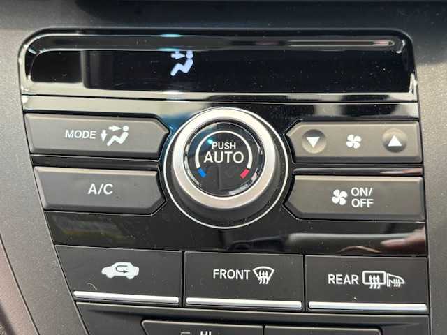 ホンダ フリード 埼玉県 2022(令4)年 0.8万km クリスタルブラックパール ホンダセンシング/純正9インチメモリーナビ/ CD/DVD/BT/フルセグ/USB/バックカメラ/両側電動スライドドア/アダクティブクルーズコントロール/レーンキープアシスト/LEDヘッドライト/シートヒーター/ETC/スマートキー/禁煙車