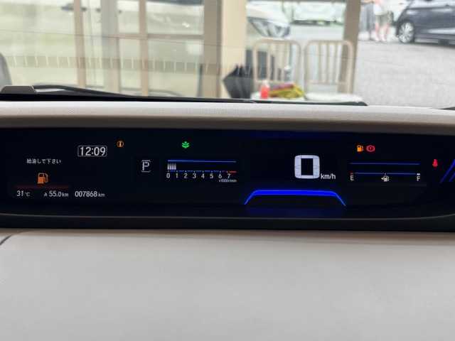 ホンダ フリード 埼玉県 2022(令4)年 0.8万km クリスタルブラックパール ホンダセンシング/純正9インチメモリーナビ/ CD/DVD/BT/フルセグ/USB/バックカメラ/両側電動スライドドア/アダクティブクルーズコントロール/レーンキープアシスト/LEDヘッドライト/シートヒーター/ETC/スマートキー/禁煙車