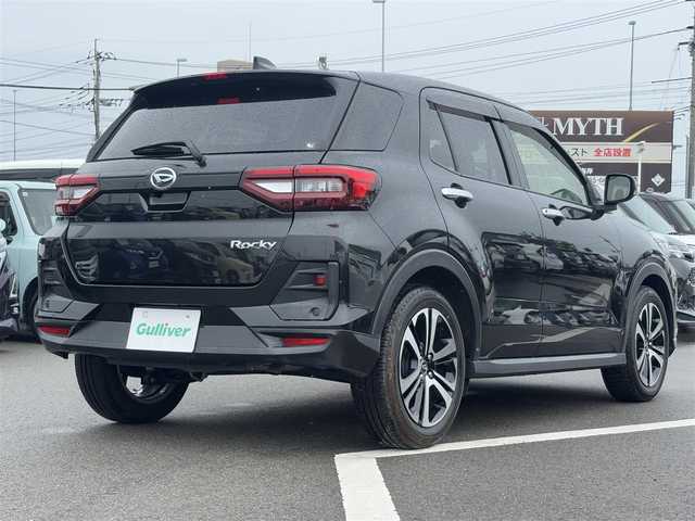 ダイハツ ロッキー プレミアム 徳島県 2021(令3)年 1.9万km ブラックマイカメタリック 純正SDナビ　NSZN-W71D/　フルセグTV/DISC/SD/Bluetooth/iPod/FM/AM/ドライブレコーダー/ビルトインETC/ハーフレザーシート/バックカメラ/クリアランスソナー/ブラインドスポットモニター/純正17インチアルミホイール/追従式クルーズコントロール/アイドリングストップ/シートヒーター/コーナーセンサー/LEDヘッドライト/プッシュスタート/スマートキー/純正フロアマット/純正ドアバイザー/フォグライト/取扱説明書/新車時保証書