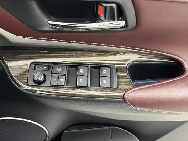 トヨタ ハリアー エレガンス 福岡県 2015(平27)年 7.4万km ホワイトパールクリスタルシャイン モデリスタエアロ　/純正ナビ／フルセグＴＶ　/バックカメラ　/ＥＴＣ　/プッシュスタート　/ステアリングリモコン　/横滑り防止装置　/ＭＴモード付ＡＴ　/ハーフレザーシート　/パワーシート　/社外２０インチＡＷ　/ＬＥＤヘッドライト