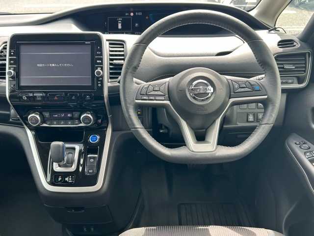 日産 セレナ e－パワー ハイウェイスター V 千葉県 2019(平31)年 4.8万km ブリリアントホワイトパール 2トーン 9型ナビMM518D-L フリップダウンモニター プロパイロット セーフティパックB 両側パワースライドドア インテリジェントルームミラー ステアヒーター シートヒーター ETC ドラレコ LED