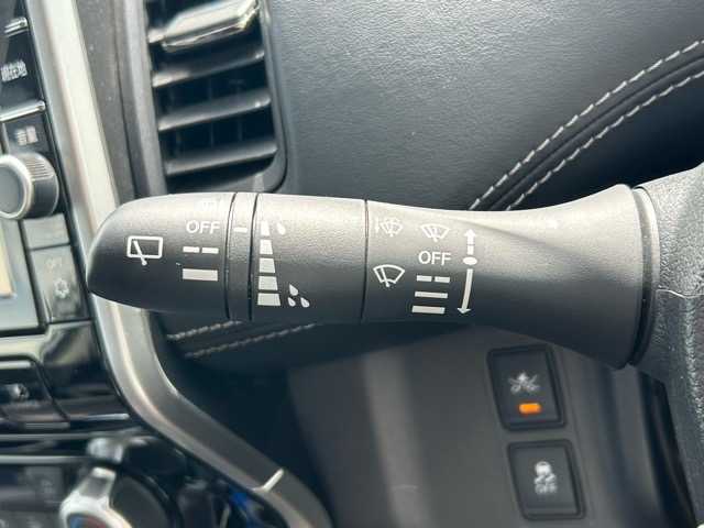 日産 セレナ e－パワー ハイウェイスター V 千葉県 2019(平31)年 4.8万km ブリリアントホワイトパール 2トーン 9型ナビMM518D-L フリップダウンモニター プロパイロット セーフティパックB 両側パワースライドドア インテリジェントルームミラー ステアヒーター シートヒーター ETC ドラレコ LED