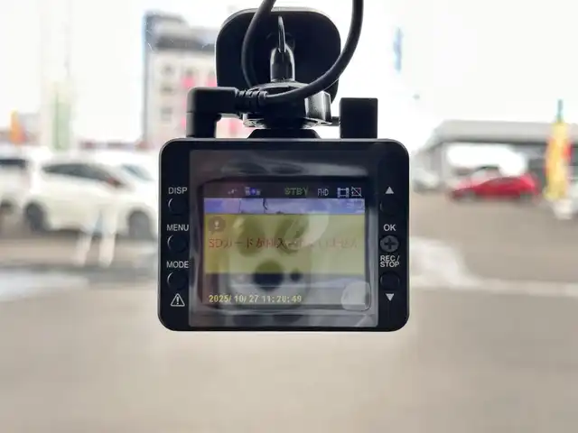 スズキ スペーシア HYBRID X 宮城県 2020(令2)年 3.6万km ピュアホワイトパール/ブラック2トーン スズキセーフティサポート/・デュアルカメラブレーキサポート/・誤発進抑制機能/・車線逸脱警報機能/・ふらつき警報機能/・先行車発進お知らせ機能/・ハイビームアシスト/・後退時ブレーキサポート/・後方誤発進抑制機能/・リアパーキングセンサー/社外ナビ/・CD/DVD/・Bluetooth/・フルセグTV/バックカメラ/ETC/両側パワースライド/革巻きステアリング/ステアリングスイッチ/オートライト/プッシュスタート＆スペアキー/アイドリングストップ/電動格納ミラー/社外14インチAW/ルーフレール/純正フロアマット/ドアバイザー/W/サイド/カーテンエアバッグ/取扱説明書/保証書