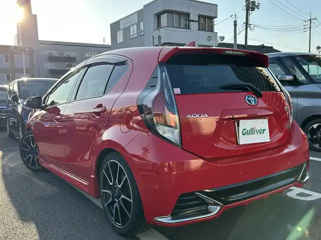 トヨタ アクア G G’s 島根県 2015(平27)年 3.8万km スーパーレッドⅤ 純正ナビ/（Ｂｌｕｅｔｏｏｔｈ/フルセグテレビ/CD/DVD)/バックカメラ/クルーズコントロール/前席シートヒーター/17インチＧ＇ｓアルミホイール/ナノイー/純正LEDヘッドライト/ＬＥＤＢＥＡＭスイッチ/Ｇ＇ｓフロアマット/横滑り防止装置/EV/エコドライブモード