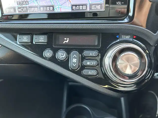 トヨタ アクア G G’s 島根県 2015(平27)年 3.8万km スーパーレッドⅤ 純正ナビ/（Ｂｌｕｅｔｏｏｔｈ/フルセグテレビ/CD/DVD)/バックカメラ/クルーズコントロール/前席シートヒーター/17インチＧ＇ｓアルミホイール/ナノイー/純正LEDヘッドライト/ＬＥＤＢＥＡＭスイッチ/Ｇ＇ｓフロアマット/横滑り防止装置/EV/エコドライブモード