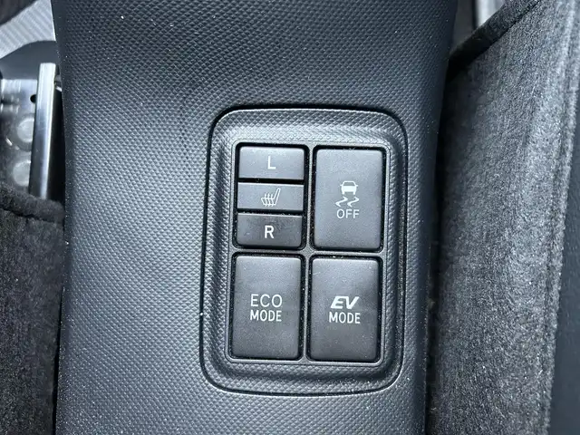 トヨタ アクア G G’s 島根県 2015(平27)年 3.8万km スーパーレッドⅤ 純正ナビ/（Ｂｌｕｅｔｏｏｔｈ/フルセグテレビ/CD/DVD)/バックカメラ/クルーズコントロール/前席シートヒーター/17インチＧ＇ｓアルミホイール/ナノイー/純正LEDヘッドライト/ＬＥＤＢＥＡＭスイッチ/Ｇ＇ｓフロアマット/横滑り防止装置/EV/エコドライブモード