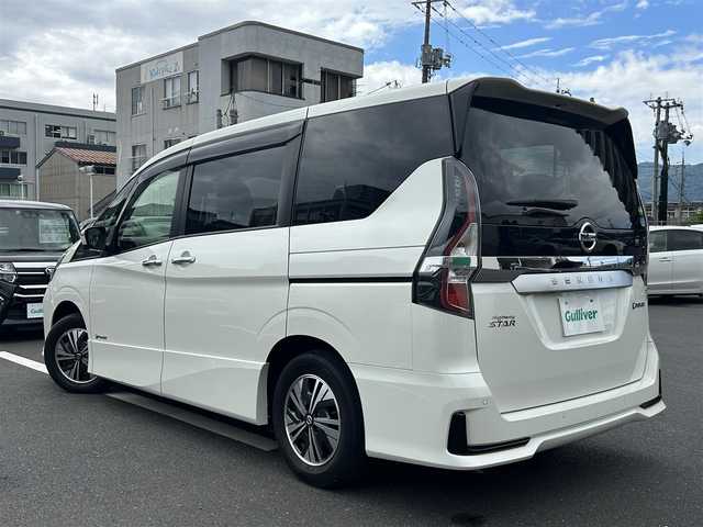 日産 セレナ e－パワー ハイウェイスター V 島根県 2020(令2)年 3.3万km ブリリアントホワイトパール 純正10インチSDナビ　/フルセグTV　/DVD再生　/Bluetooth接続　/バック／サイド／全方位カメラ　/前後ドライブレコーダー　/ビルトインETC　/両側パワースライド　/前後コーナーセンサー　/クルーズコントロール/パーキングアシスト/衝突軽減ブレーキ/レーンキープアシスト　/スマートキー/純正LEDヘッドライト　/純正15インチアルミホイール/純正フロアマット/スペアキー１本