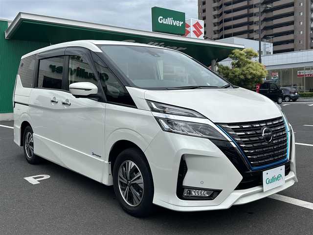 日産 セレナ e－パワー ハイウェイスター V 島根県 2020(令2)年 3.3万km ブリリアントホワイトパール 純正10インチSDナビ　/フルセグTV　/DVD再生　/Bluetooth接続　/バック／サイド／全方位カメラ　/前後ドライブレコーダー　/ビルトインETC　/両側パワースライド　/前後コーナーセンサー　/クルーズコントロール/パーキングアシスト/衝突軽減ブレーキ/レーンキープアシスト　/スマートキー/純正LEDヘッドライト　/純正15インチアルミホイール/純正フロアマット/スペアキー１本