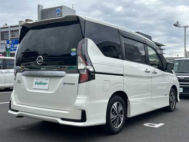 日産 セレナ e－パワー ハイウェイスター V 島根県 2020(令2)年 3.3万km ブリリアントホワイトパール 純正10インチSDナビ　/フルセグTV　/DVD再生　/Bluetooth接続　/バック／サイド／全方位カメラ　/前後ドライブレコーダー　/ビルトインETC　/両側パワースライド　/前後コーナーセンサー　/クルーズコントロール/パーキングアシスト/衝突軽減ブレーキ/レーンキープアシスト　/スマートキー/純正LEDヘッドライト　/純正15インチアルミホイール/純正フロアマット/スペアキー１本