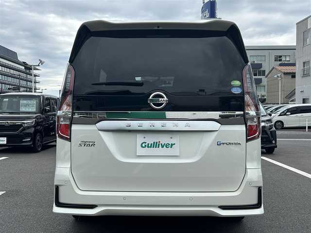 日産 セレナ e－パワー ハイウェイスター V 島根県 2020(令2)年 3.3万km ブリリアントホワイトパール 純正10インチSDナビ　/フルセグTV　/DVD再生　/Bluetooth接続　/バック／サイド／全方位カメラ　/前後ドライブレコーダー　/ビルトインETC　/両側パワースライド　/前後コーナーセンサー　/クルーズコントロール/パーキングアシスト/衝突軽減ブレーキ/レーンキープアシスト　/スマートキー/純正LEDヘッドライト　/純正15インチアルミホイール/純正フロアマット/スペアキー１本