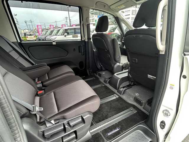 日産 セレナ e－パワー ハイウェイスター V 島根県 2020(令2)年 3.3万km ブリリアントホワイトパール 純正10インチSDナビ　/フルセグTV　/DVD再生　/Bluetooth接続　/バック／サイド／全方位カメラ　/前後ドライブレコーダー　/ビルトインETC　/両側パワースライド　/前後コーナーセンサー　/クルーズコントロール/パーキングアシスト/衝突軽減ブレーキ/レーンキープアシスト　/スマートキー/純正LEDヘッドライト　/純正15インチアルミホイール/純正フロアマット/スペアキー１本