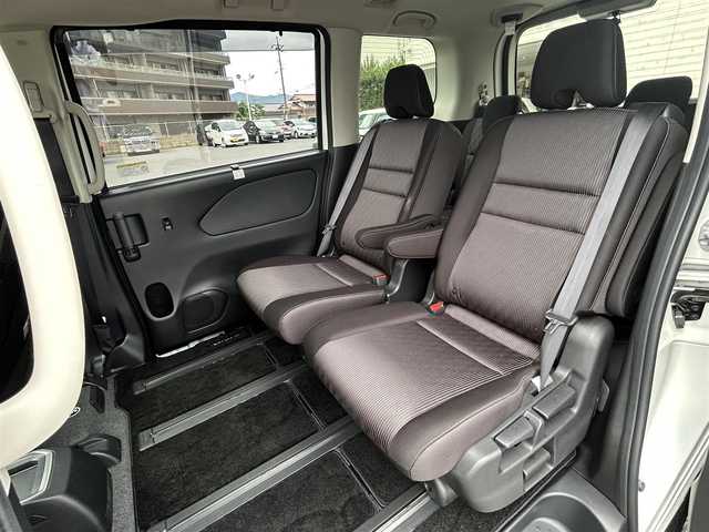 日産 セレナ e－パワー ハイウェイスター V 島根県 2020(令2)年 3.3万km ブリリアントホワイトパール 純正10インチSDナビ　/フルセグTV　/DVD再生　/Bluetooth接続　/バック／サイド／全方位カメラ　/前後ドライブレコーダー　/ビルトインETC　/両側パワースライド　/前後コーナーセンサー　/クルーズコントロール/パーキングアシスト/衝突軽減ブレーキ/レーンキープアシスト　/スマートキー/純正LEDヘッドライト　/純正15インチアルミホイール/純正フロアマット/スペアキー１本