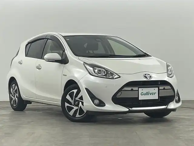 トヨタ アクア S スタイルブラック 福島県 2020(令2)年 4.2万km パール トヨタセーフティーセンス　/・PCS/・車線逸脱警報/・オートマッチクハイビーム/純正大画面正ナビゲーション /【AM/FM/DVD/CD/Bluetooth/フルセグ】/型番:NSZT-W68T/バックカメラ /ドライブレコーダー　/コーナーセンサー/シートヒーター　/ステアリングスイッチ　/・革巻きステアリング　/・チルトステアリング　/プッシュスタート　/・スマートキー/LEDライト/・オートライト/・フォグライト/ウィンカーミラー/取扱説明書