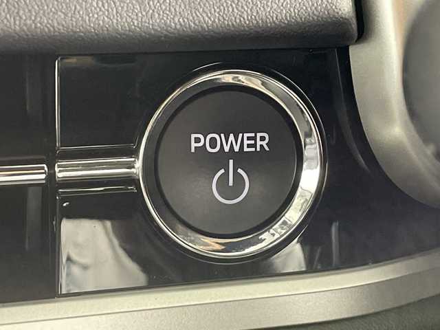 三菱 アウトランダー ＰＨＥＶ ブラックエディション 神奈川県 2023(令5)年 1万km ブラックダイヤモンド ・スマートフォン連携ナビゲーション（９型メモリー）/・マルチアラウンドモニター/・Eアシスト/・マイパイロット/・レーダークルーズ/・パドルシフト/・運転席パワーシート/・純正前後ドライブレコーダー/・純正ETC2.0/・S-AECドライブモードセレクター/・前後シートヒーター /・ステアリングヒーター/・前後ソナー/・ワイヤレス充電/・AC1500W/・スペアキー/・オートライト/ハイビーム/・スマートキー/・プッシュスタート/・リアドアサンシェード/・ハーフレザーシート/・革巻きステアリング/・純正２０インチアルミホイール/・LEDヘッドライト/LEDフォグ/・純正サイド/リアスポイラー